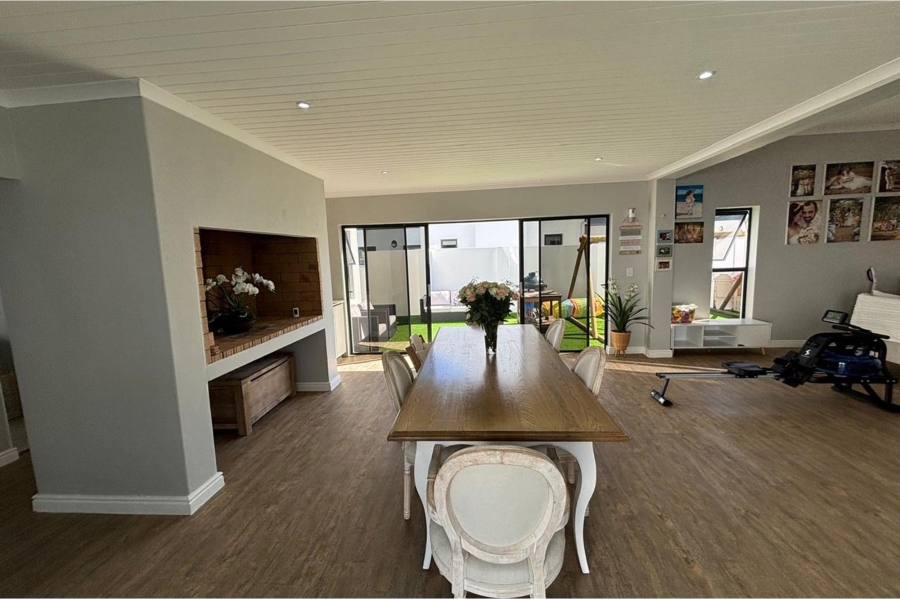3 Bedroom Property for Sale in Velddrif Western Cape